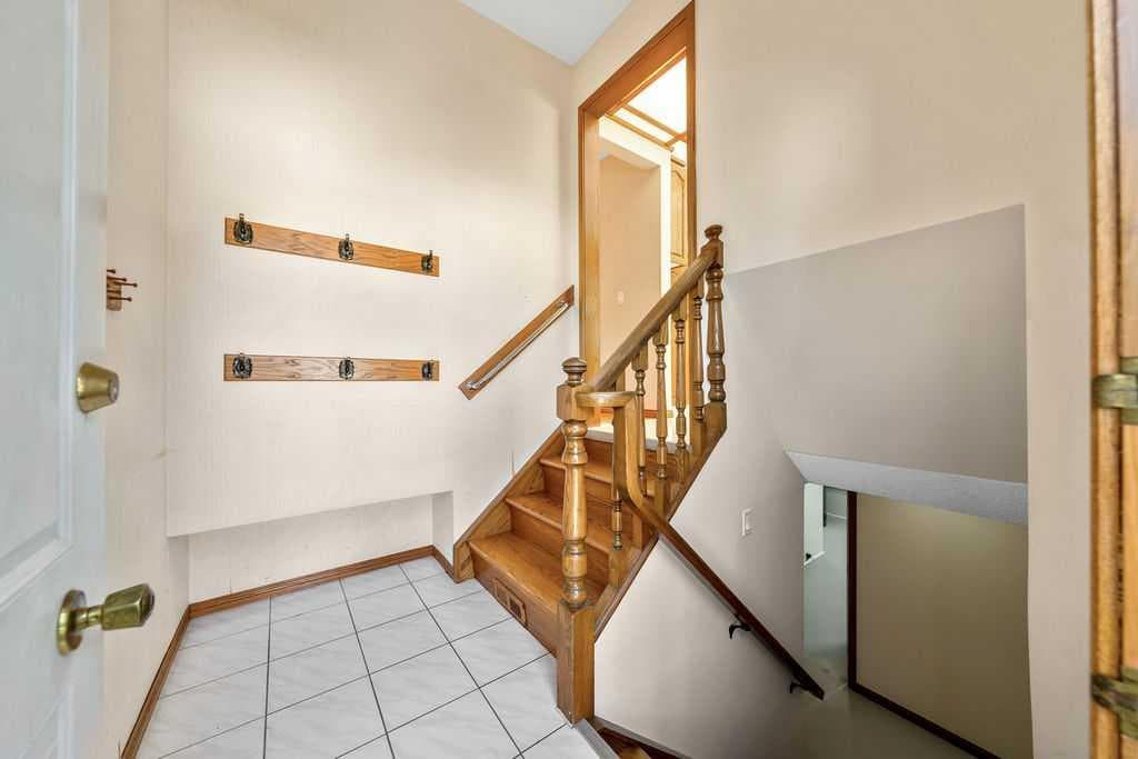 28 Brazeau Crescent SW