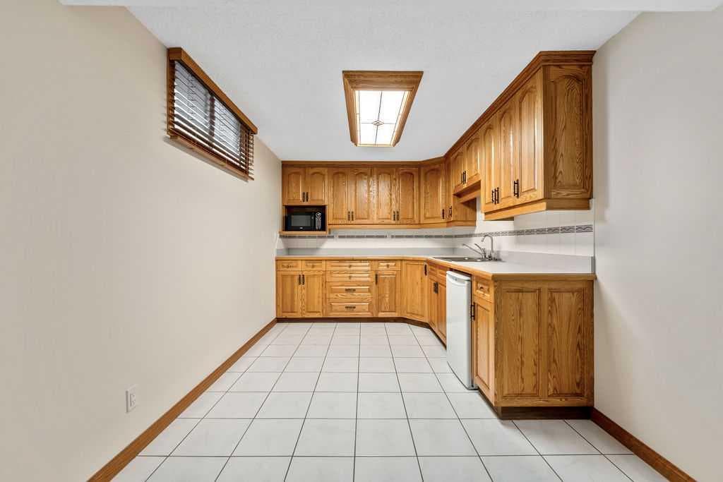 28 Brazeau Crescent SW