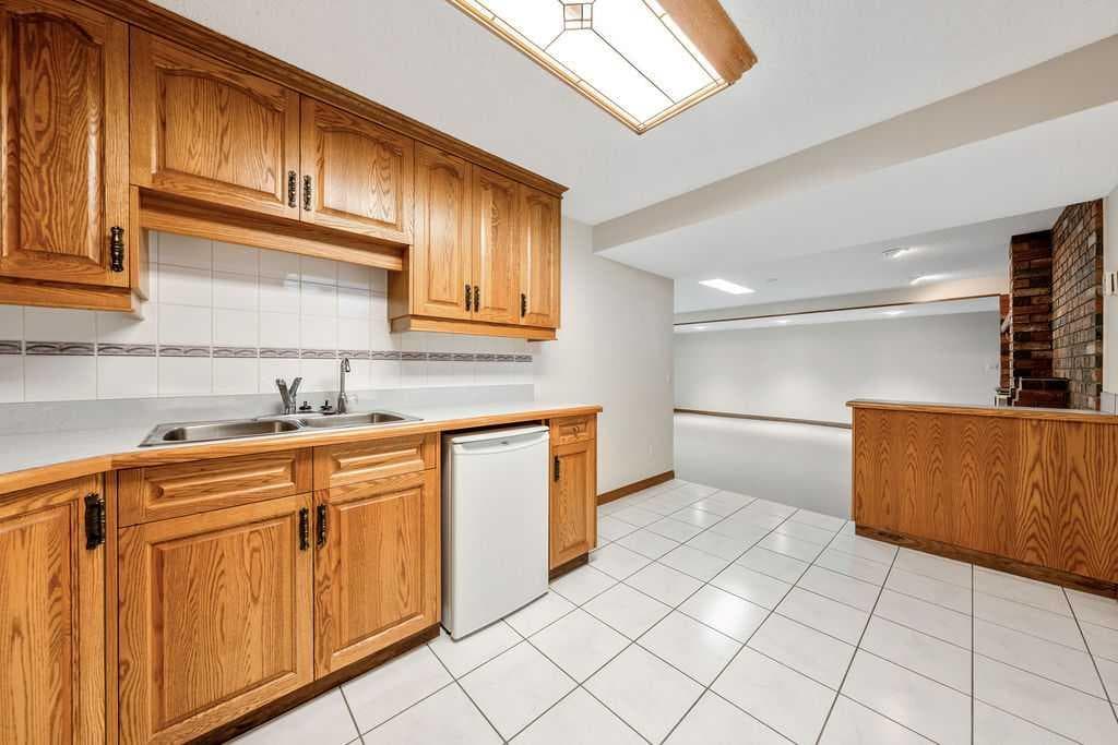 28 Brazeau Crescent SW