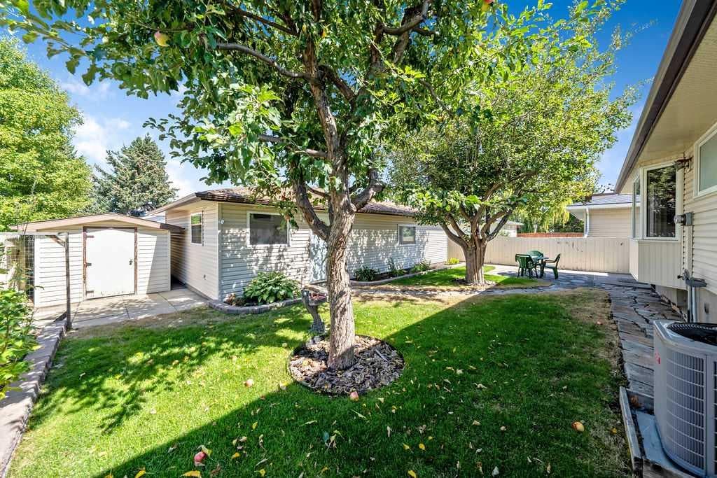 28 Brazeau Crescent SW