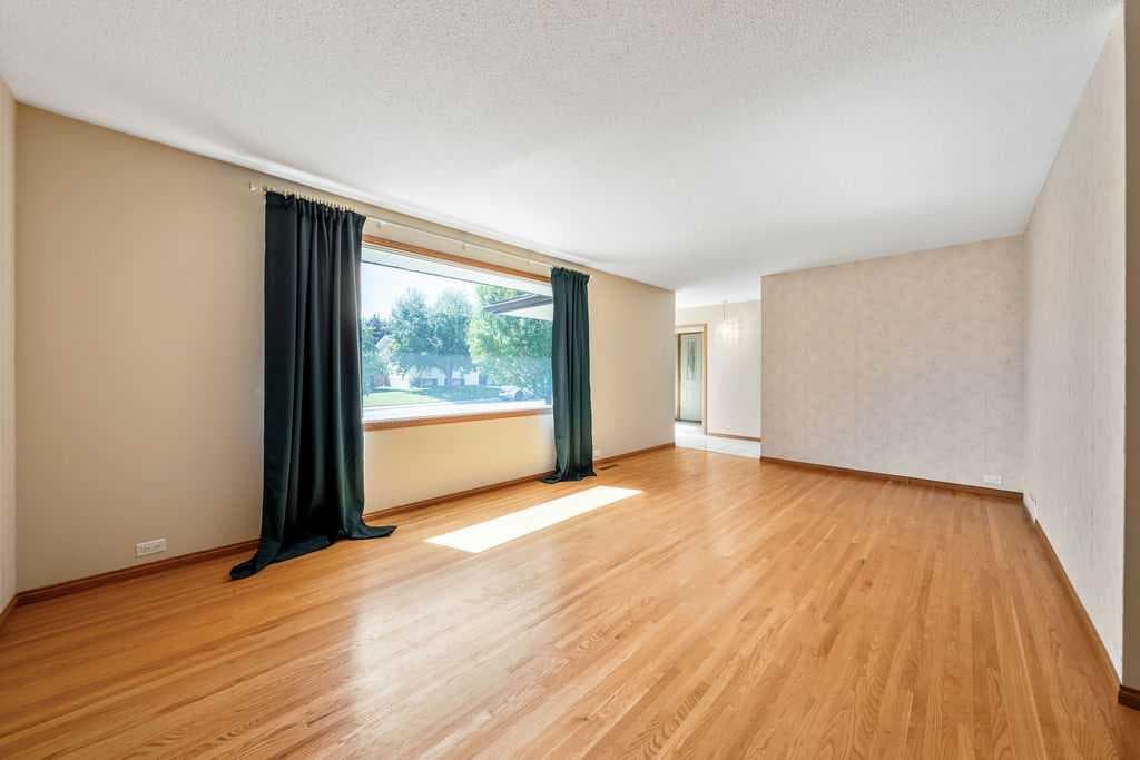 28 Brazeau Crescent SW
