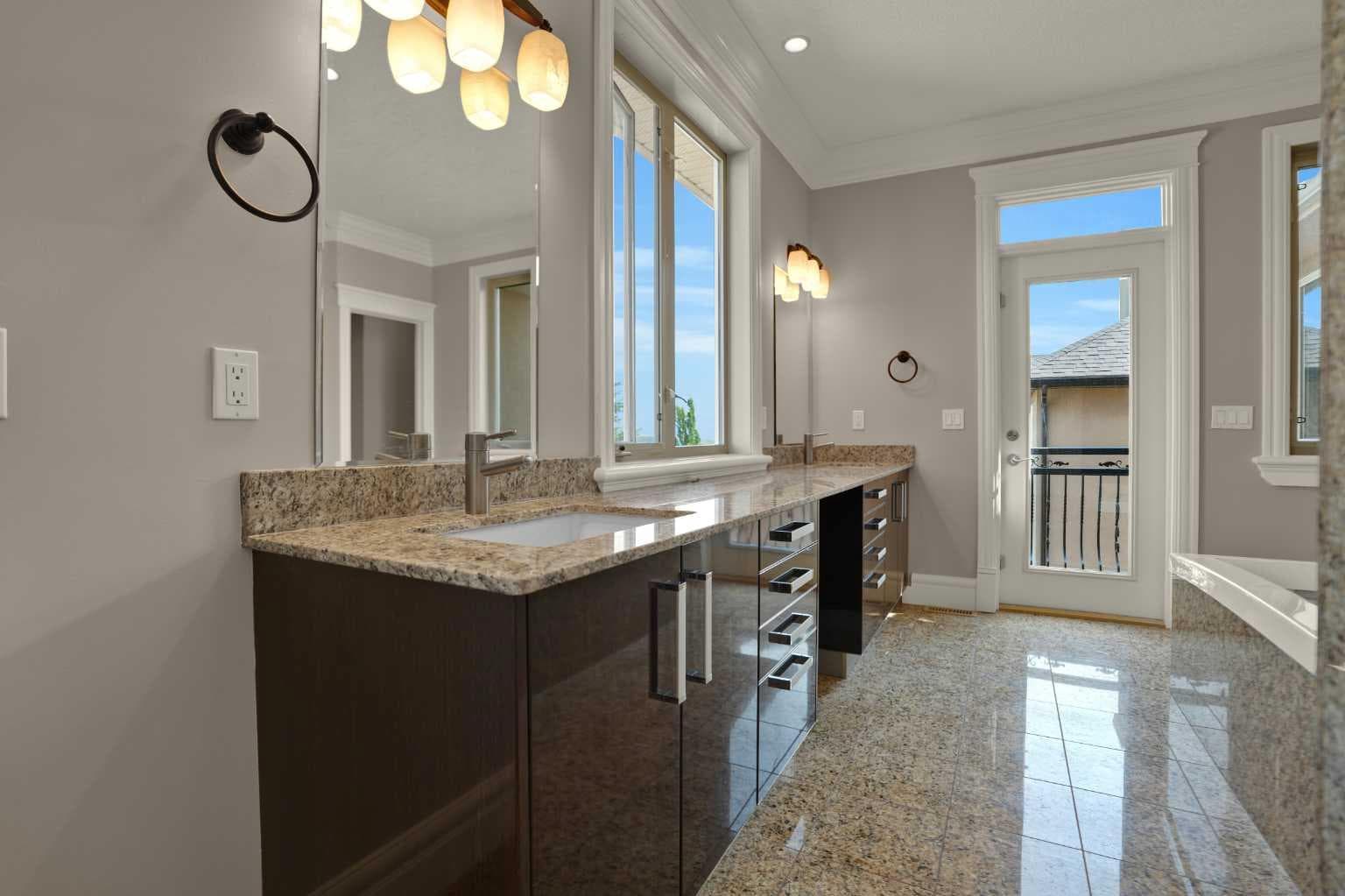 14 Coulee View SW
