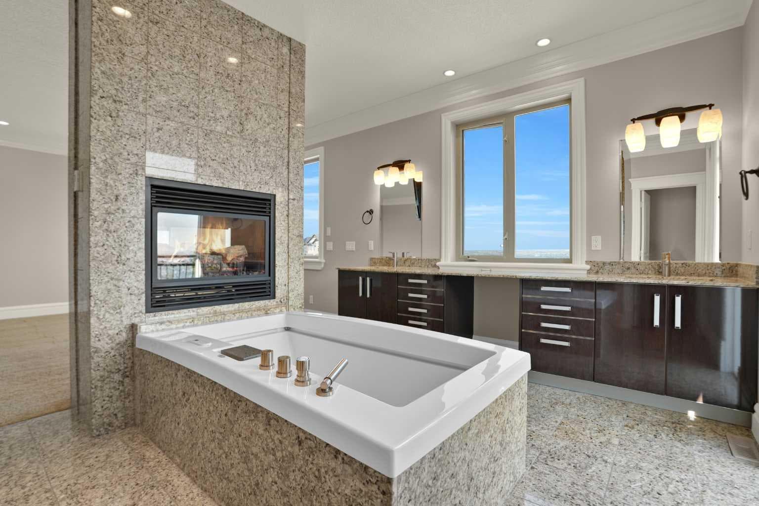 14 Coulee View SW