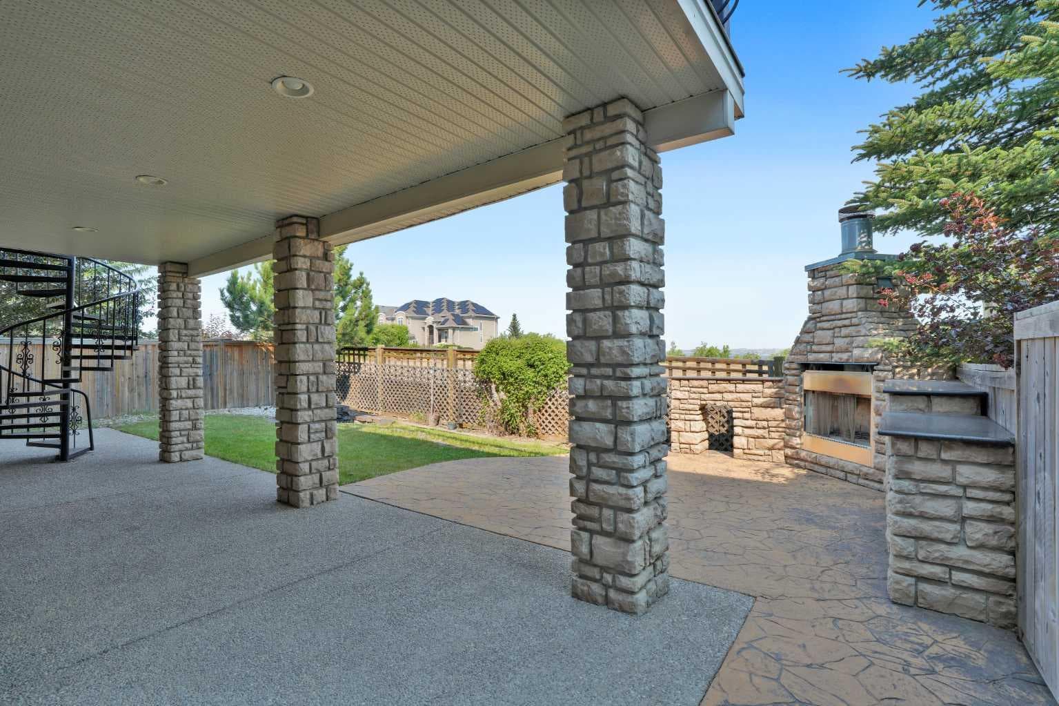14 Coulee View SW