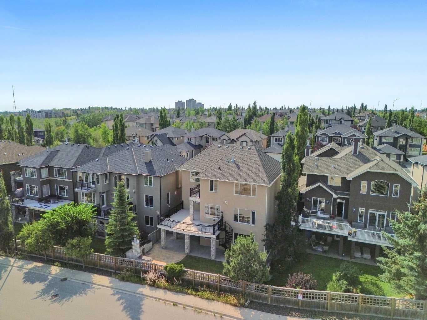 14 Coulee View SW