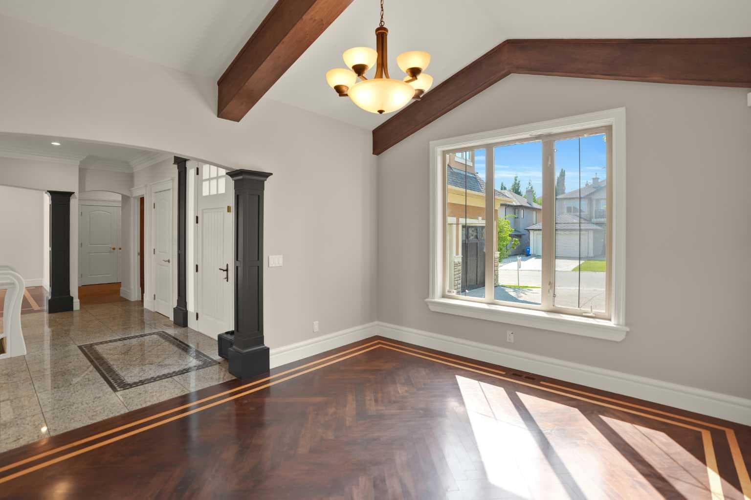 14 Coulee View SW