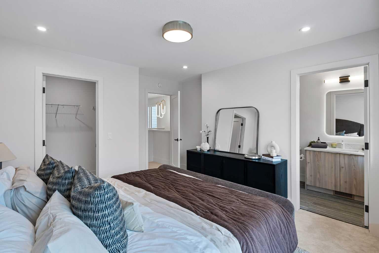 21 Silverton Glen Bay SW