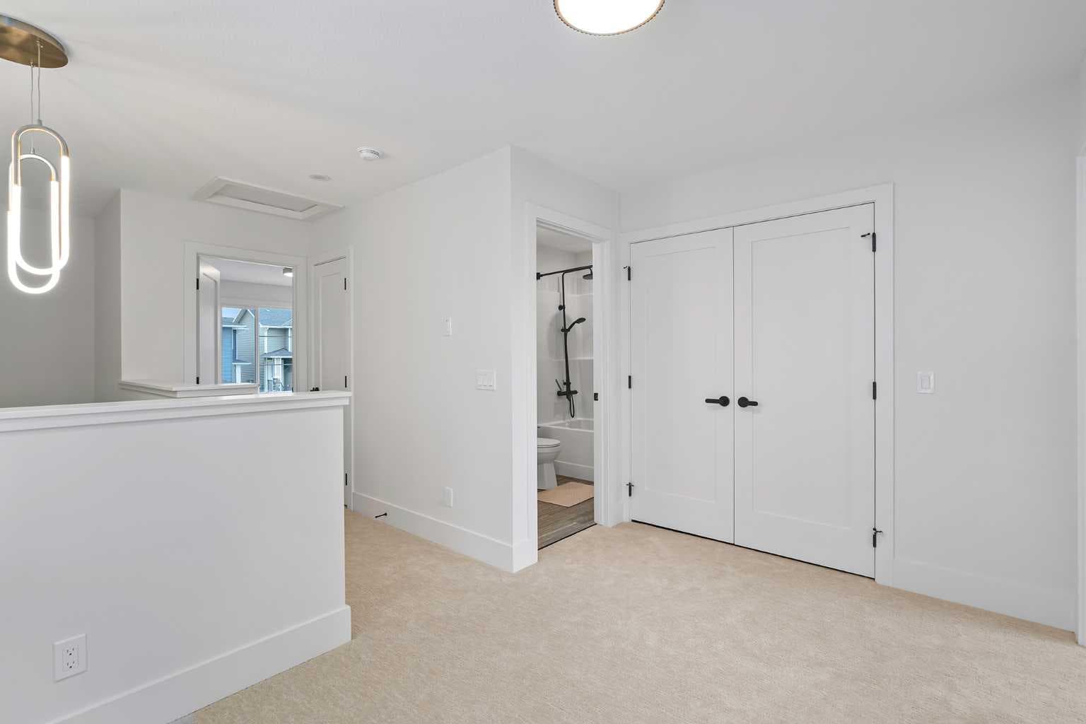 21 Silverton Glen Bay SW