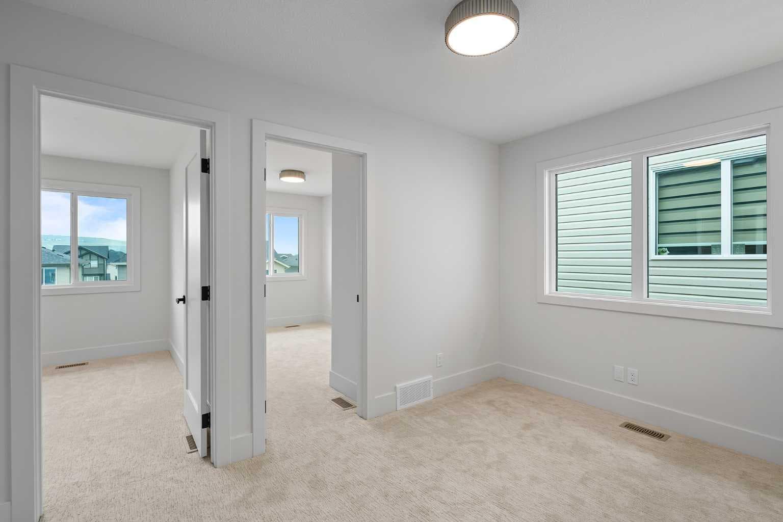 21 Silverton Glen Bay SW