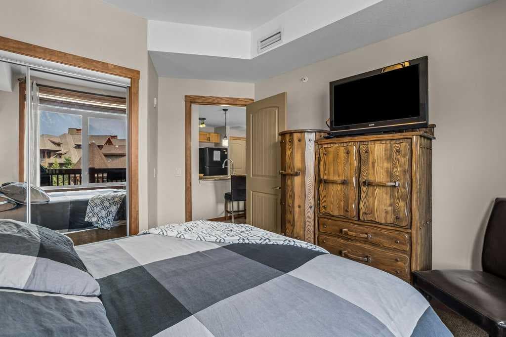 405, 190 Kananaskis Way 
