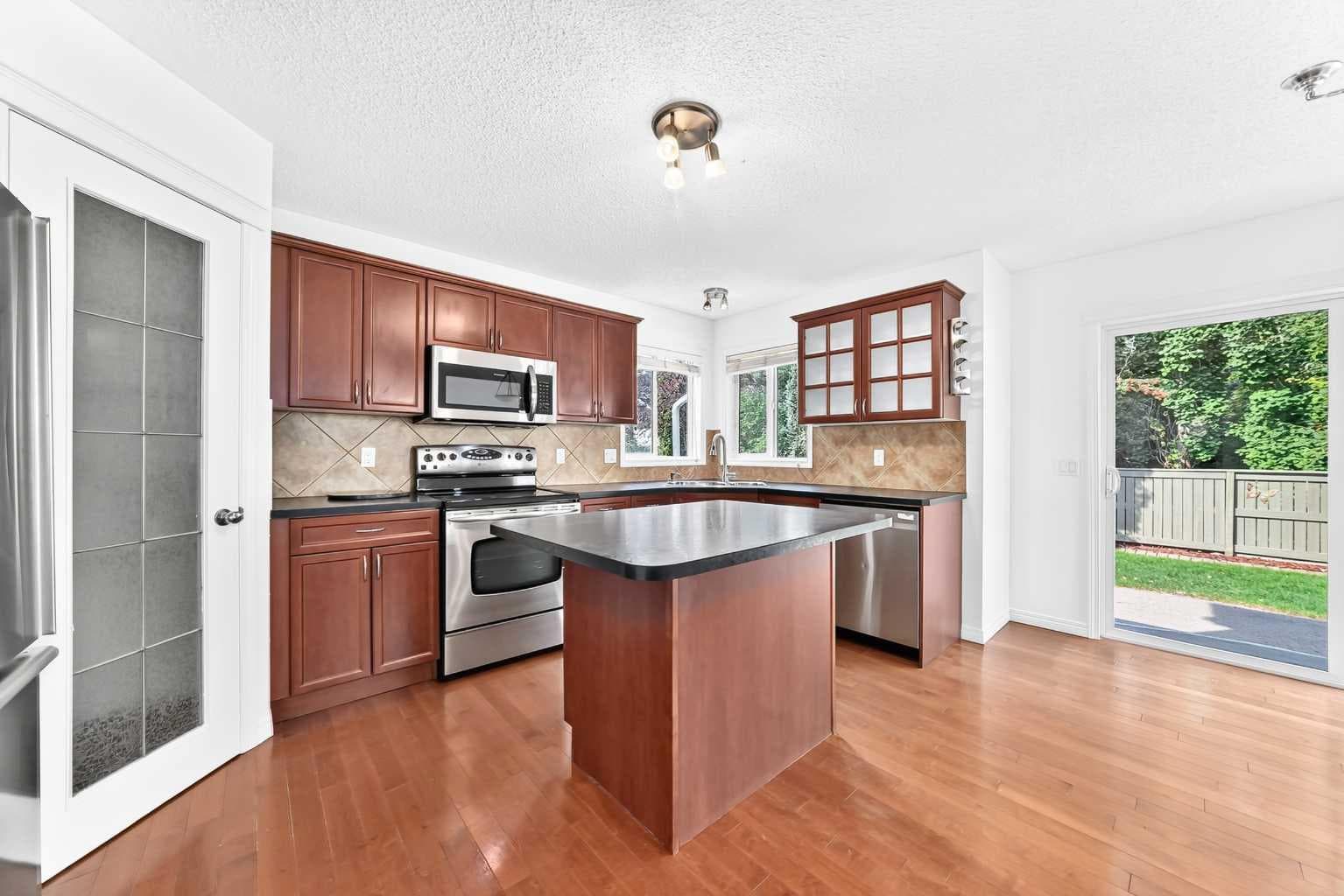 294 Cougar Plateau Way SW