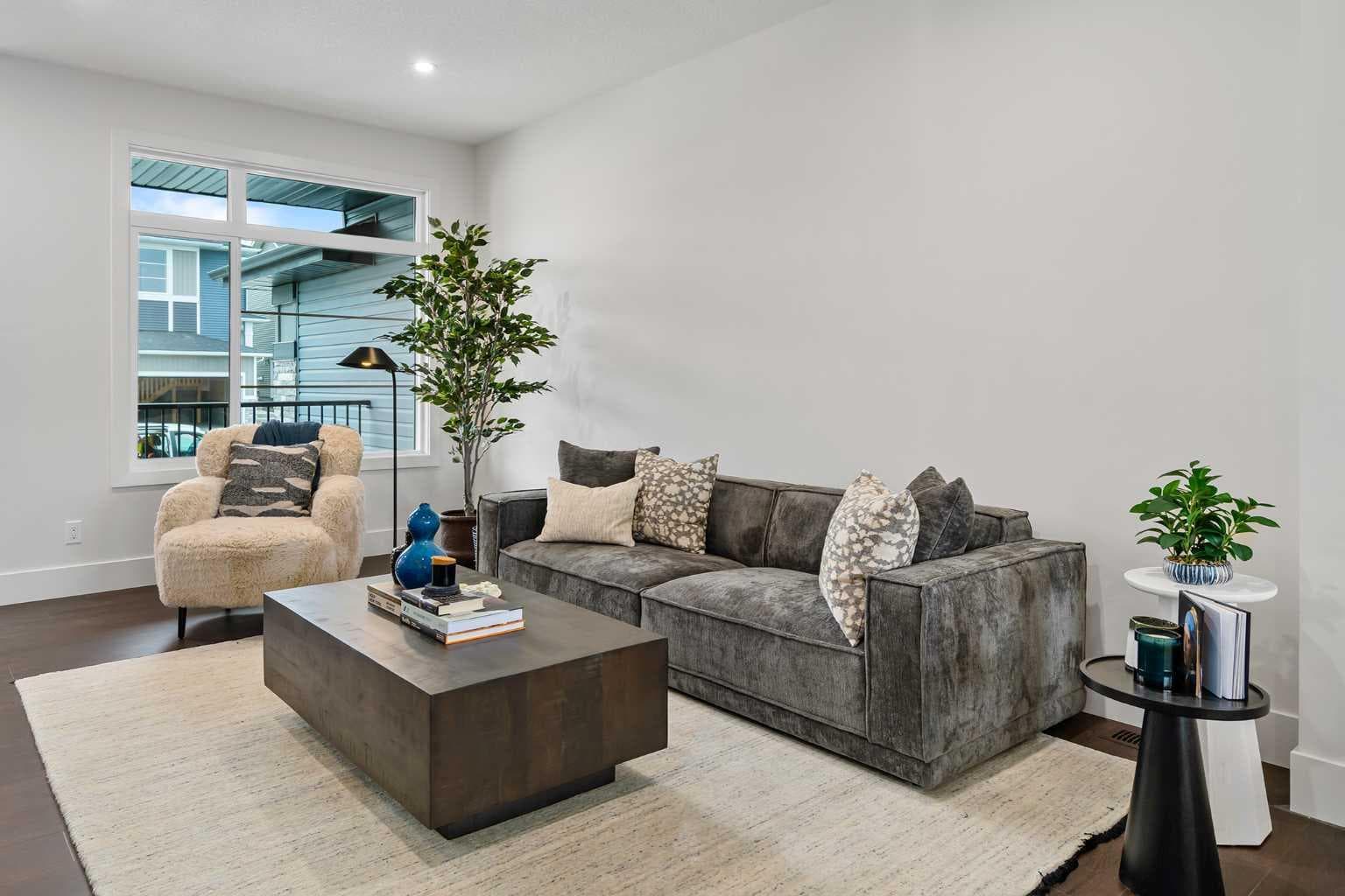 13 Silverton Glen Bay SW