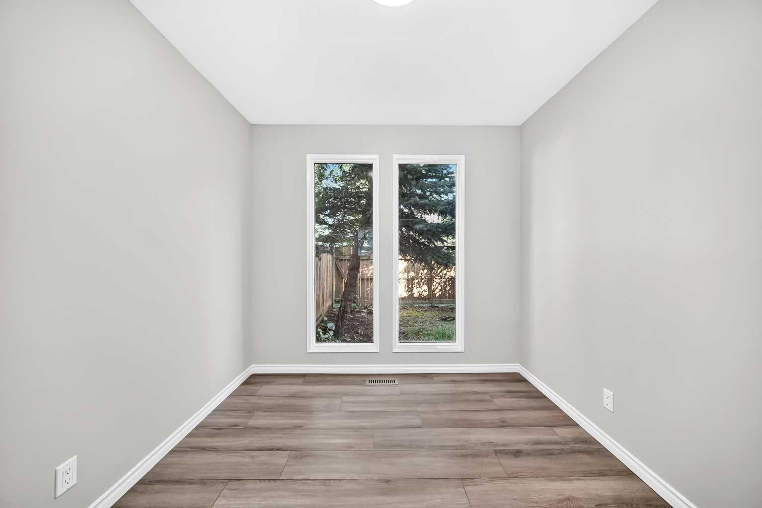 15, 2210 Oakmoor Drive SW