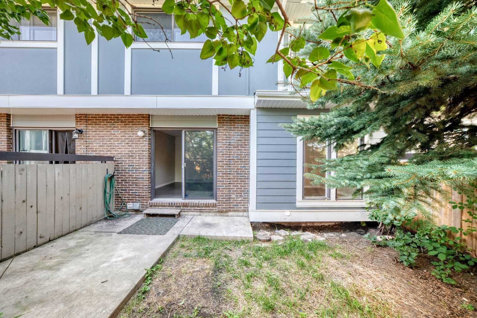 15, 2210 Oakmoor Drive SW
