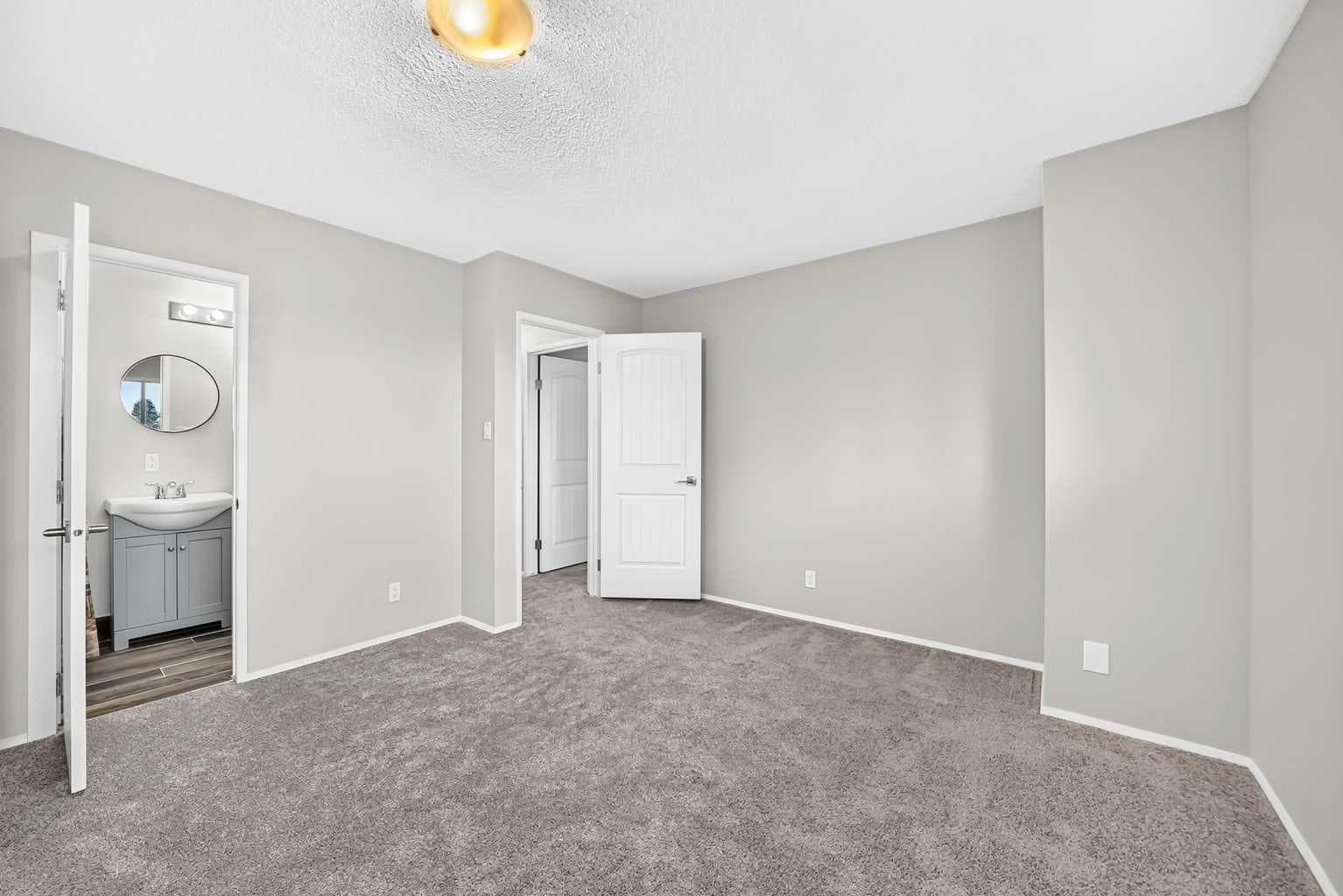 15, 2210 Oakmoor Drive SW