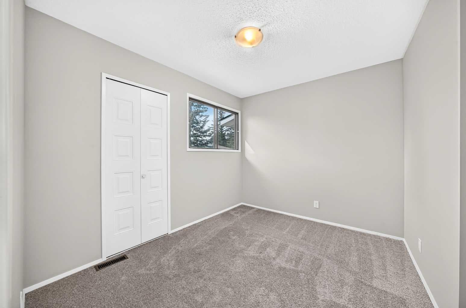 15, 2210 Oakmoor Drive SW