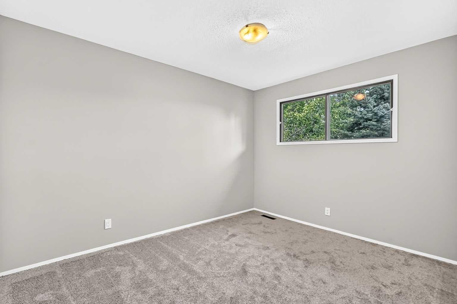 15, 2210 Oakmoor Drive SW