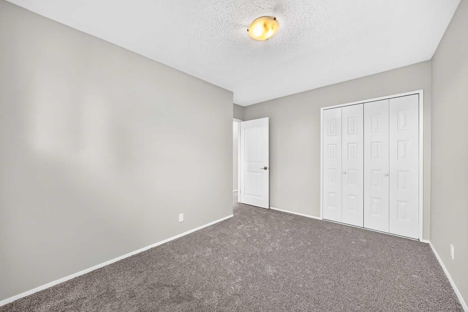 15, 2210 Oakmoor Drive SW