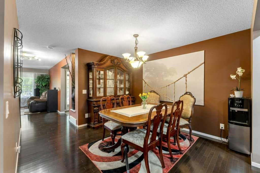 66 Reunion Grove NW