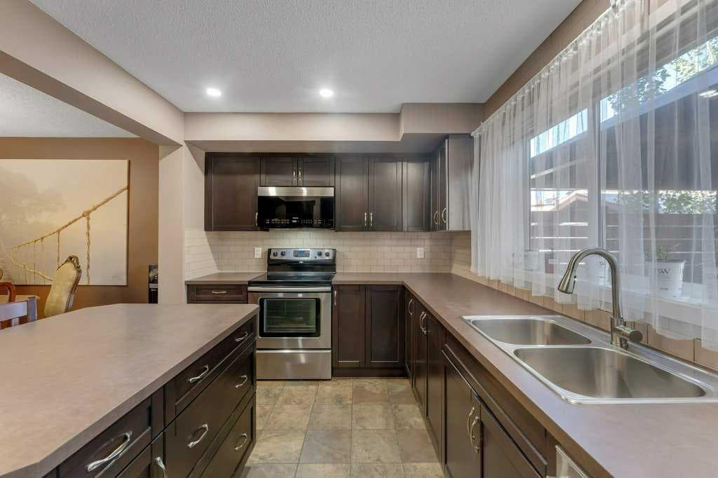 66 Reunion Grove NW
