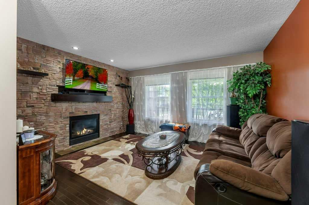 66 Reunion Grove NW