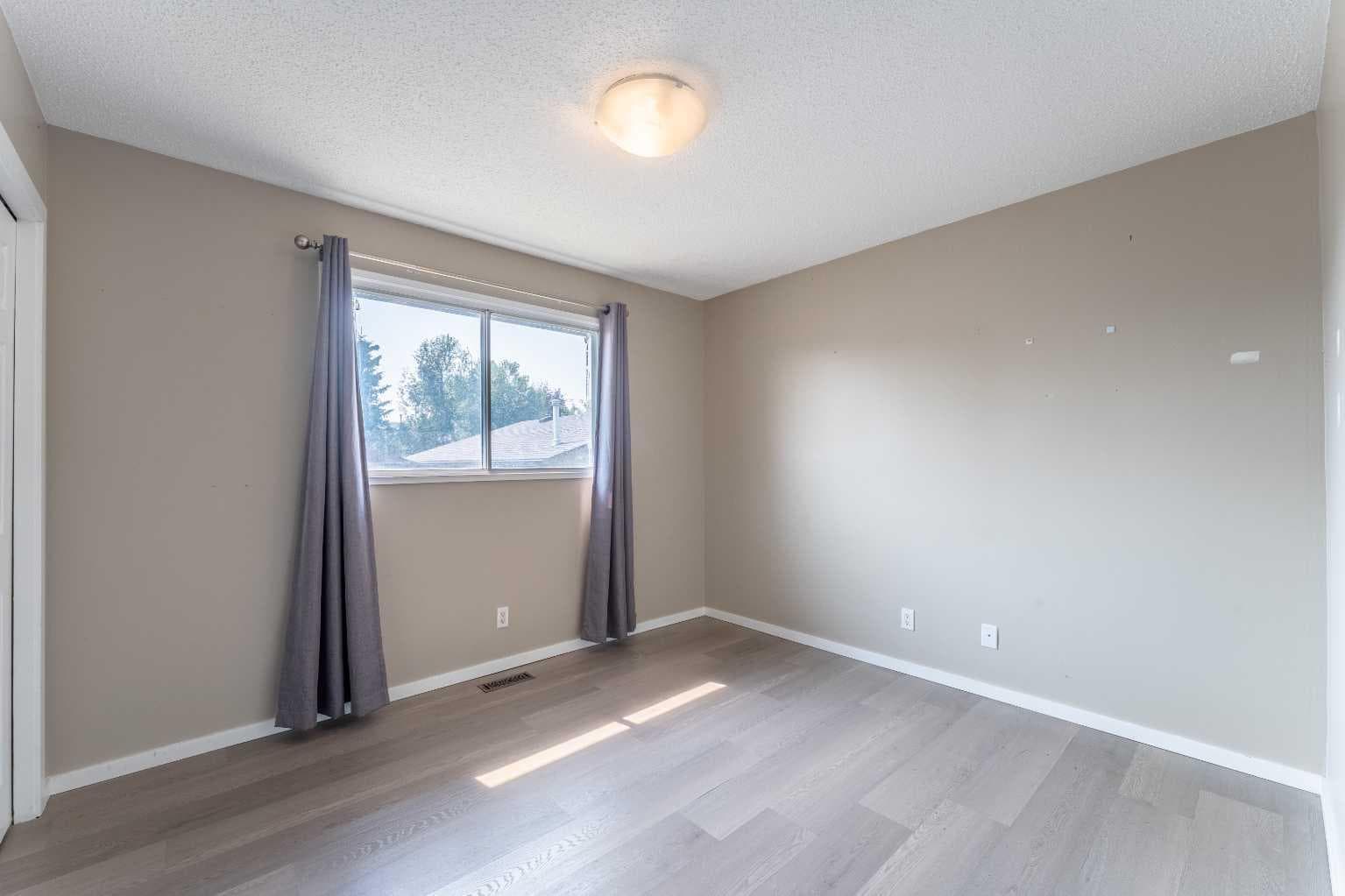 84 Templehill Drive NE