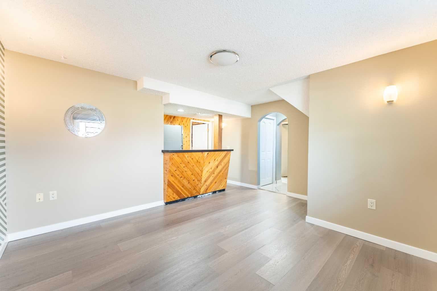 84 Templehill Drive NE