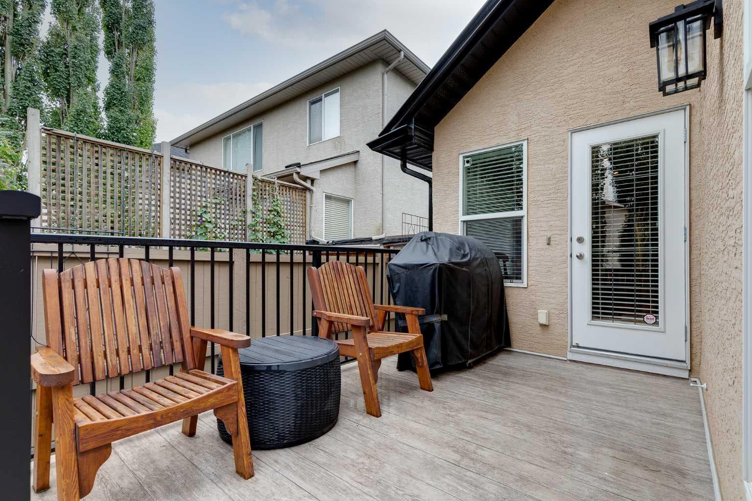 10 Strathlea Grove SW
