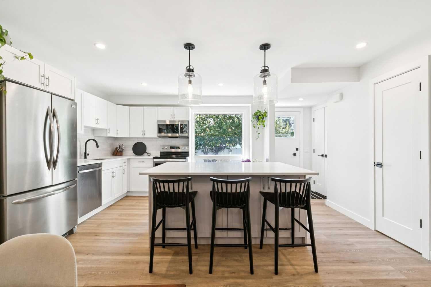 16 Brae Glen Court SW