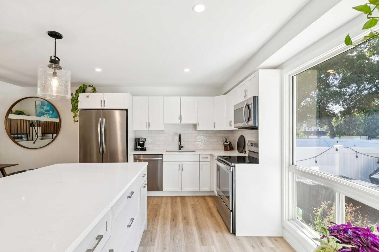 16 Brae Glen Court SW