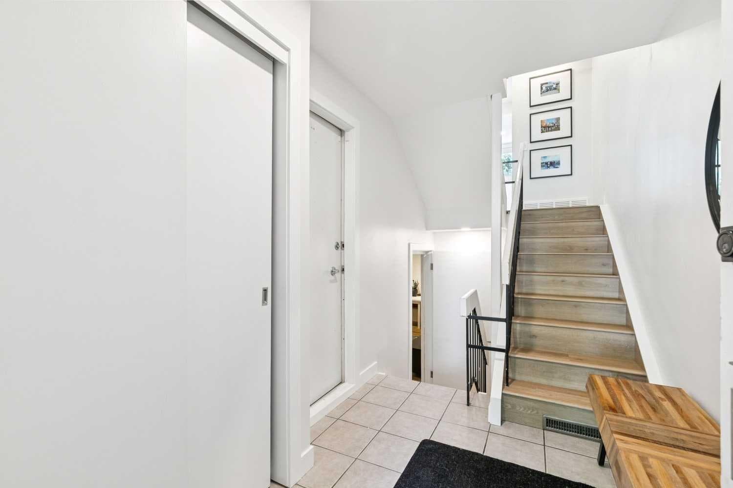 16 Brae Glen Court SW