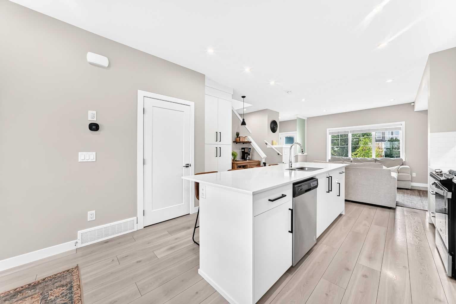 449 West Lakeview Drive 