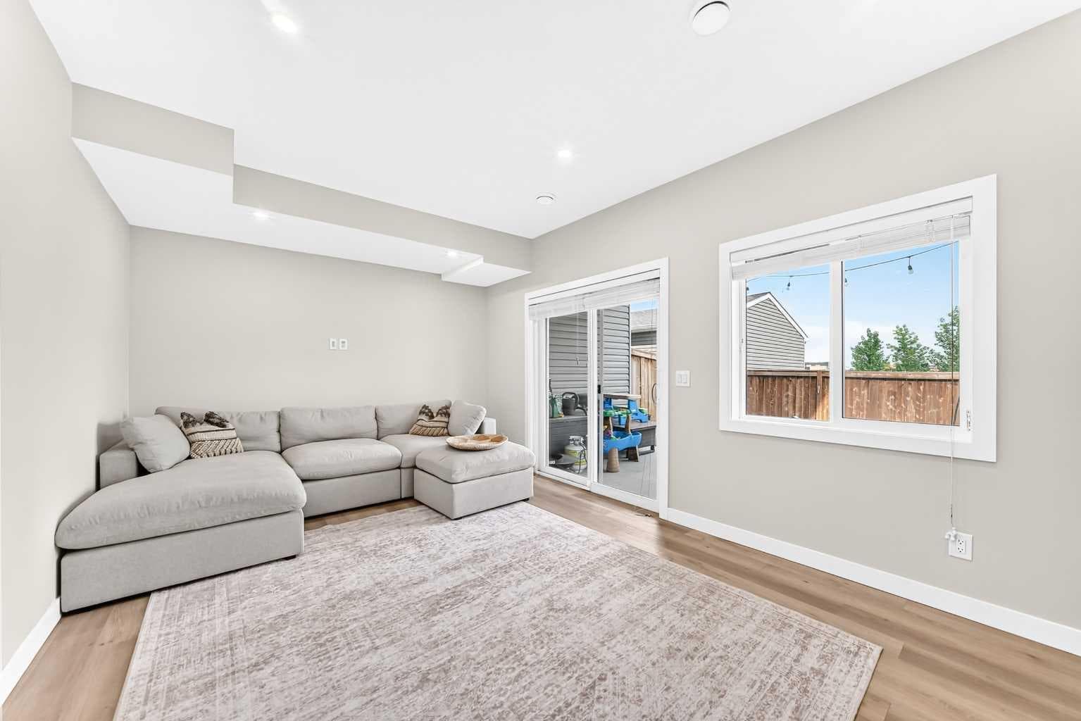 449 West Lakeview Drive 