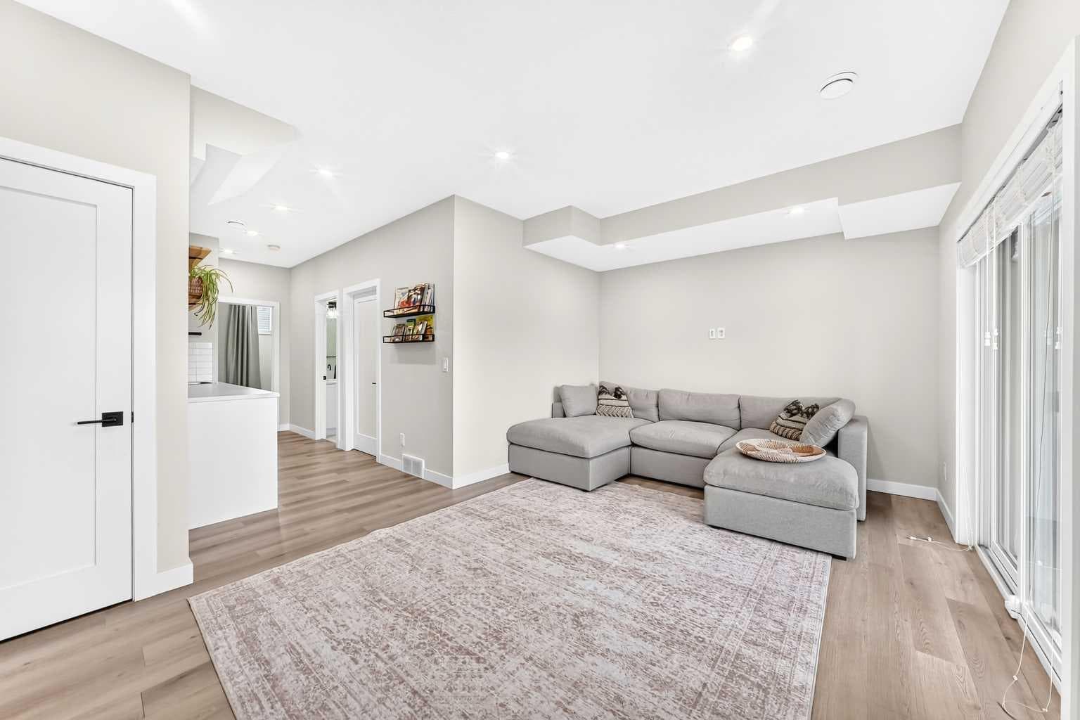 449 West Lakeview Drive 