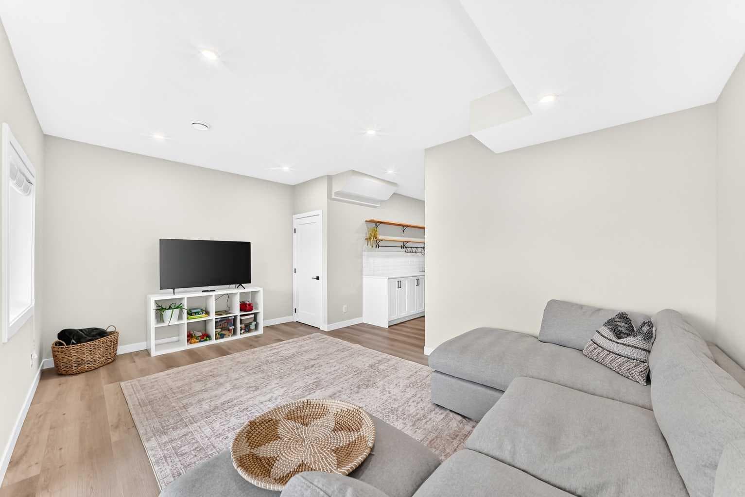 449 West Lakeview Drive 