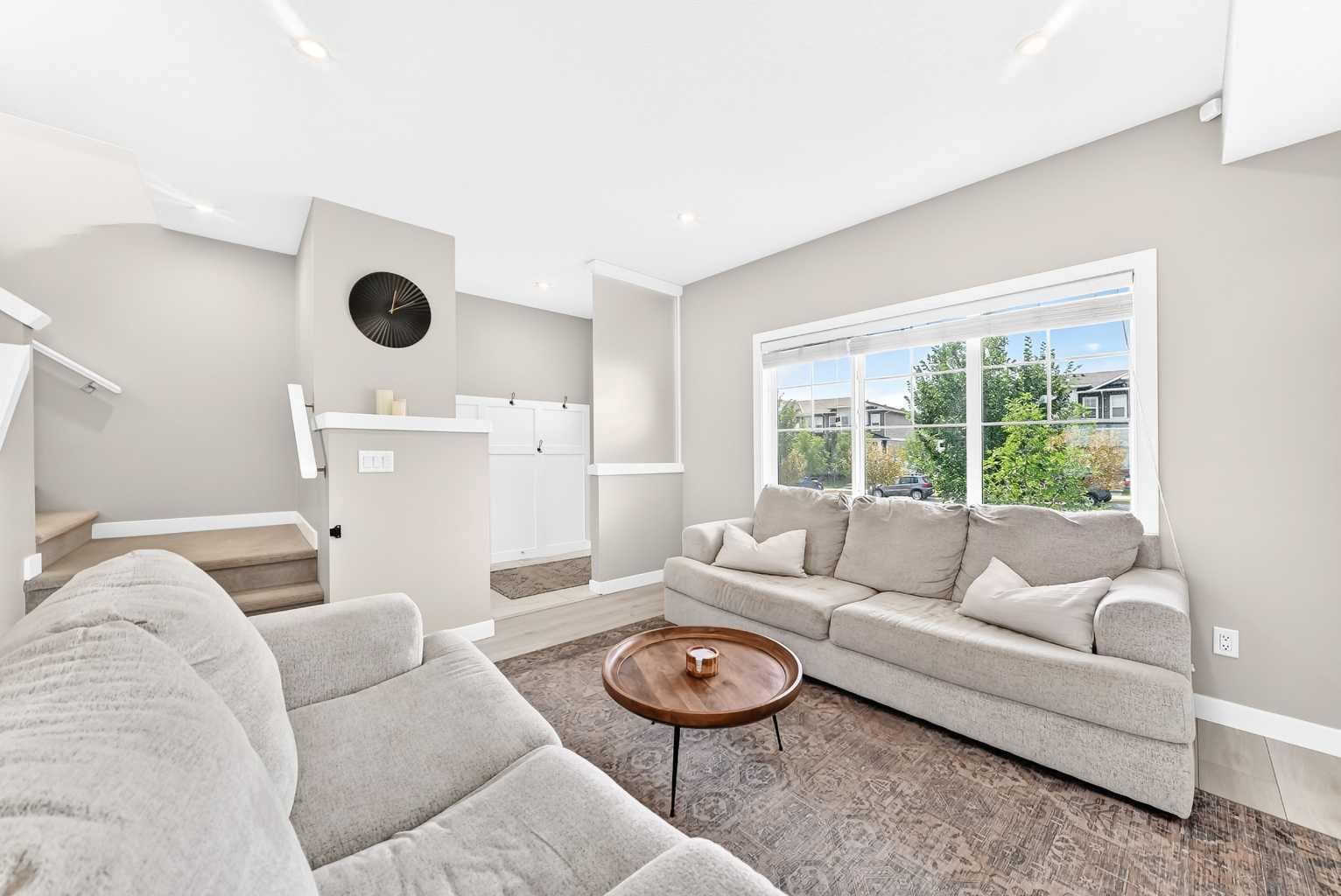 449 West Lakeview Drive 