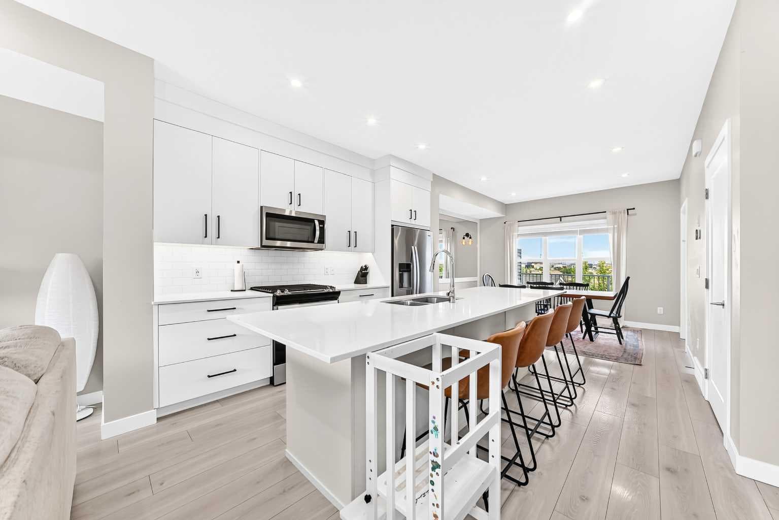 449 West Lakeview Drive 