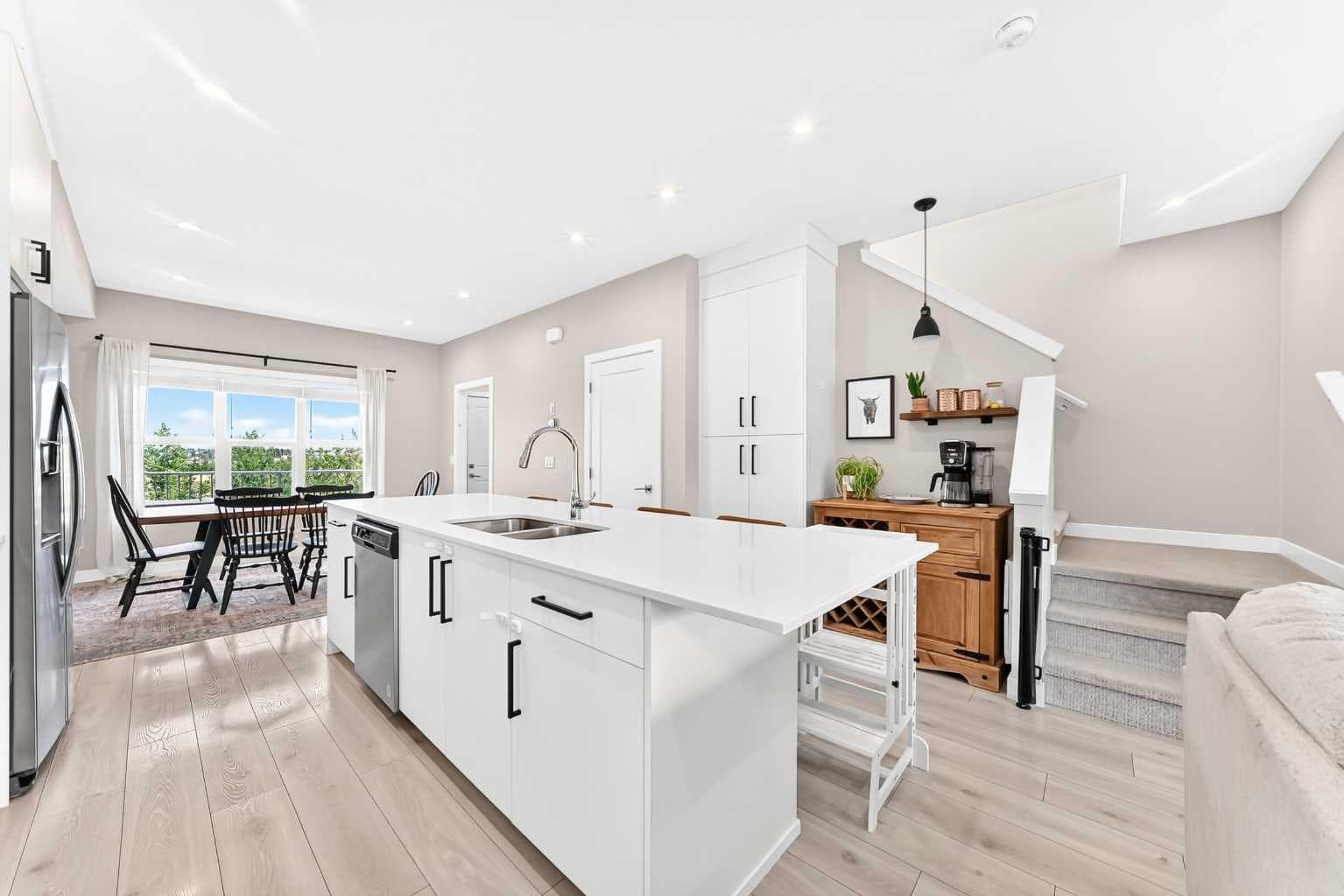 449 West Lakeview Drive 
