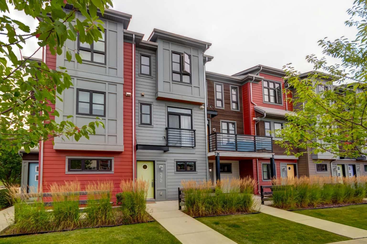 372 Walden Parade SE
