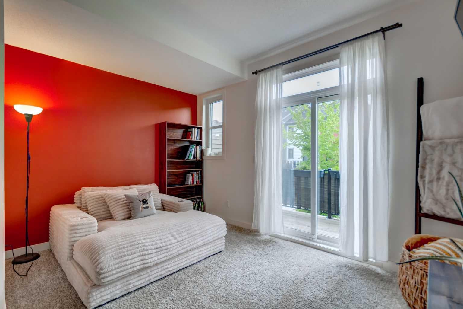 372 Walden Parade SE