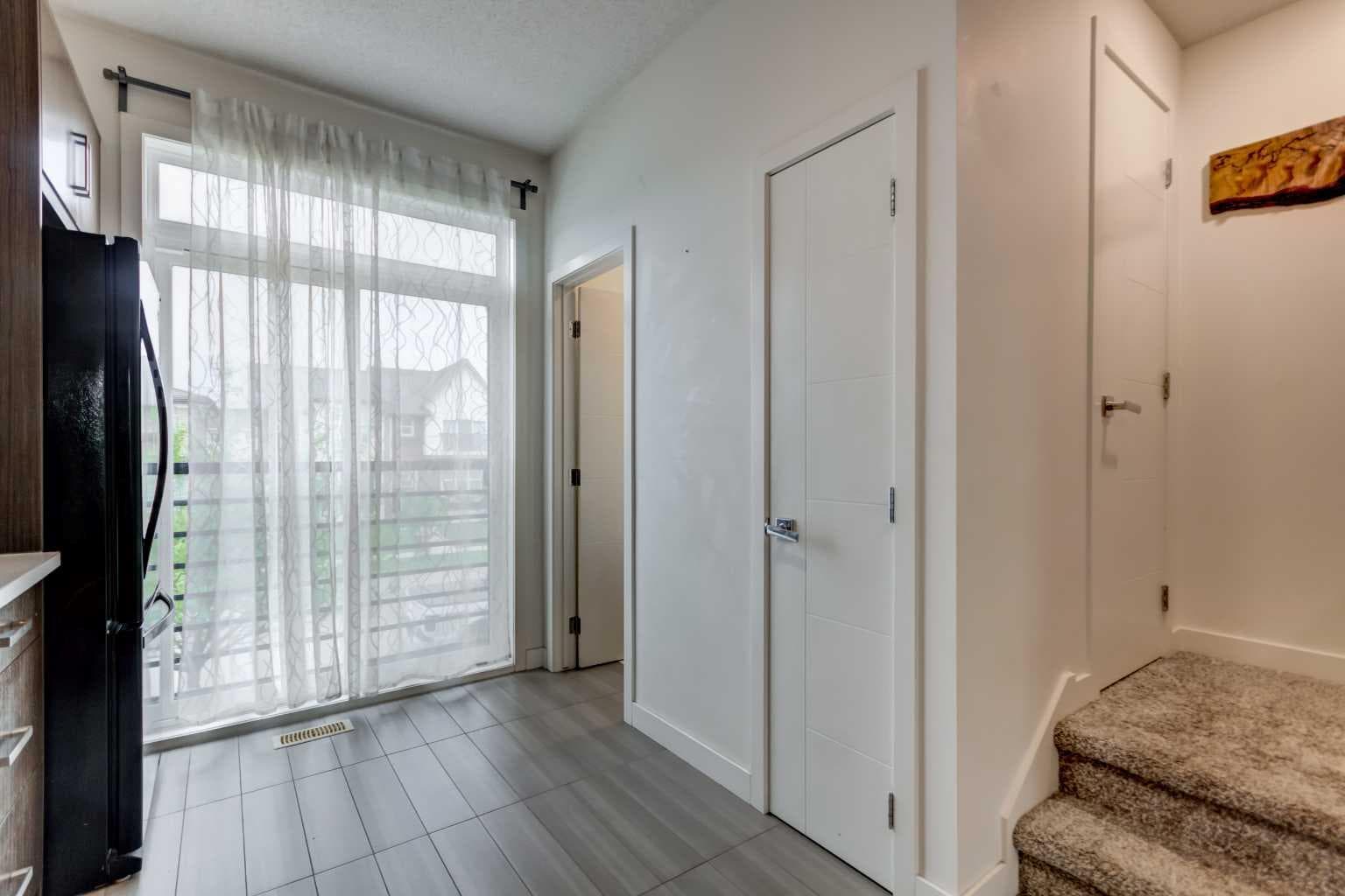 372 Walden Parade SE
