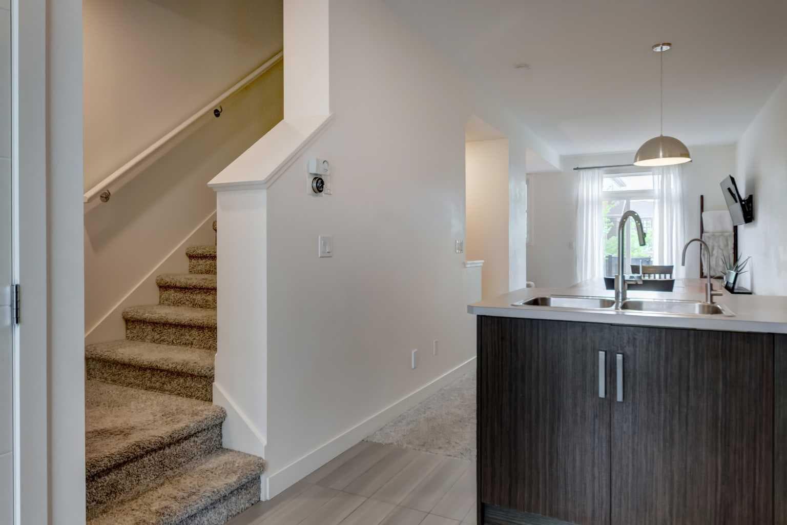 372 Walden Parade SE