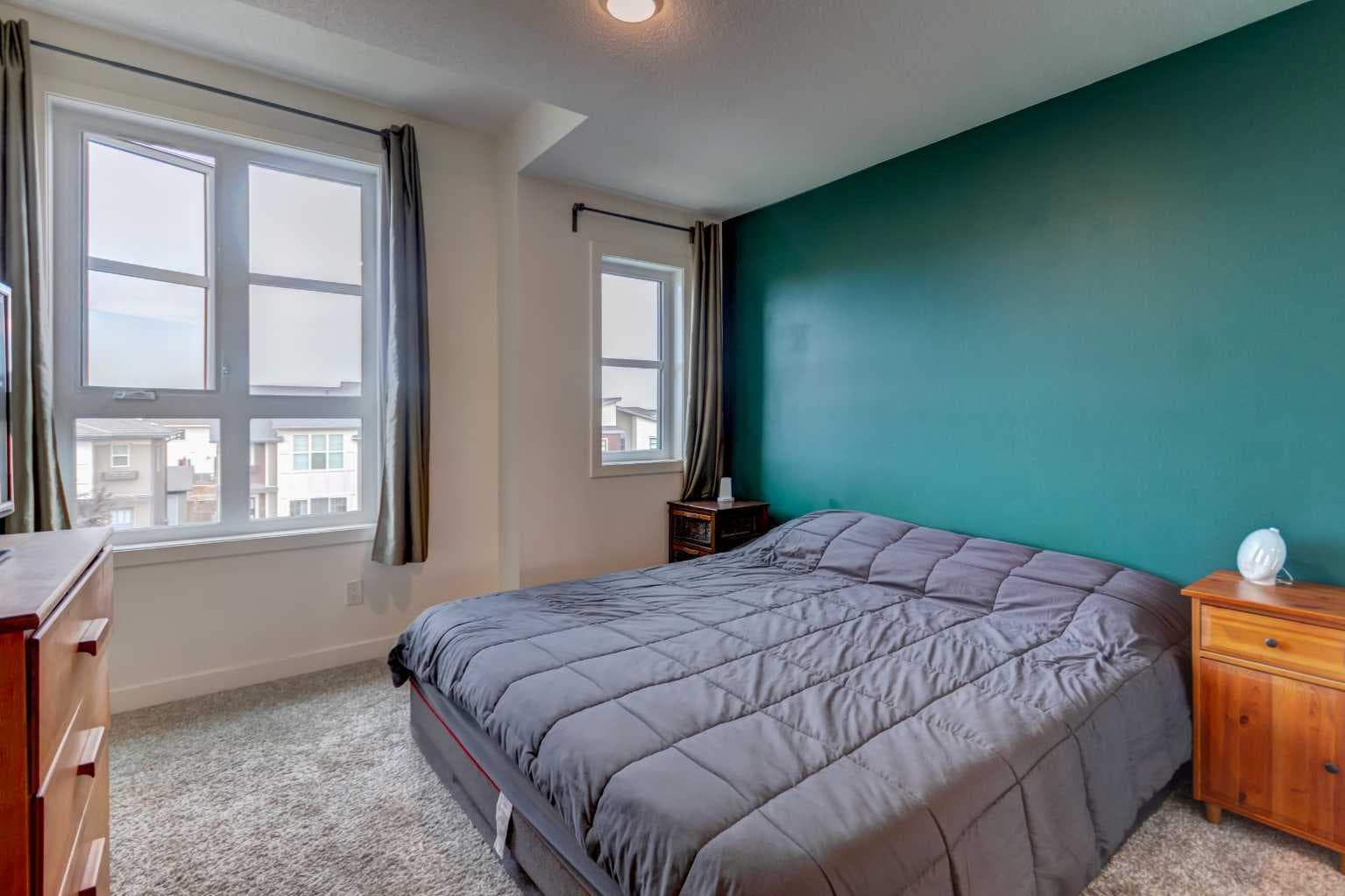 372 Walden Parade SE