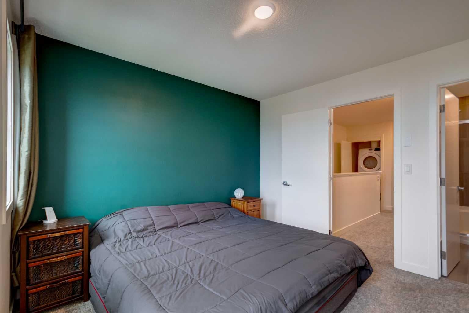 372 Walden Parade SE