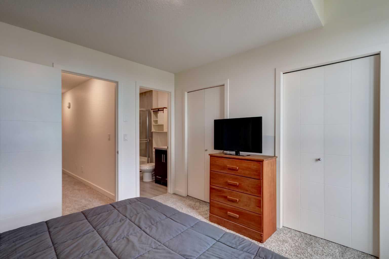 372 Walden Parade SE