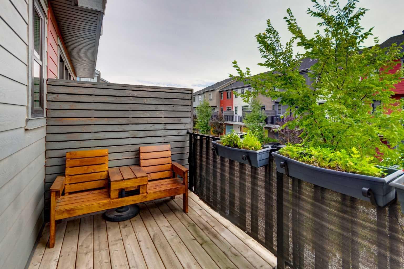 372 Walden Parade SE