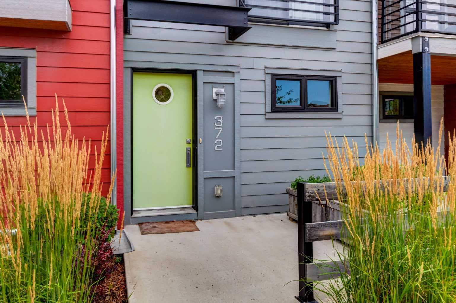 372 Walden Parade SE