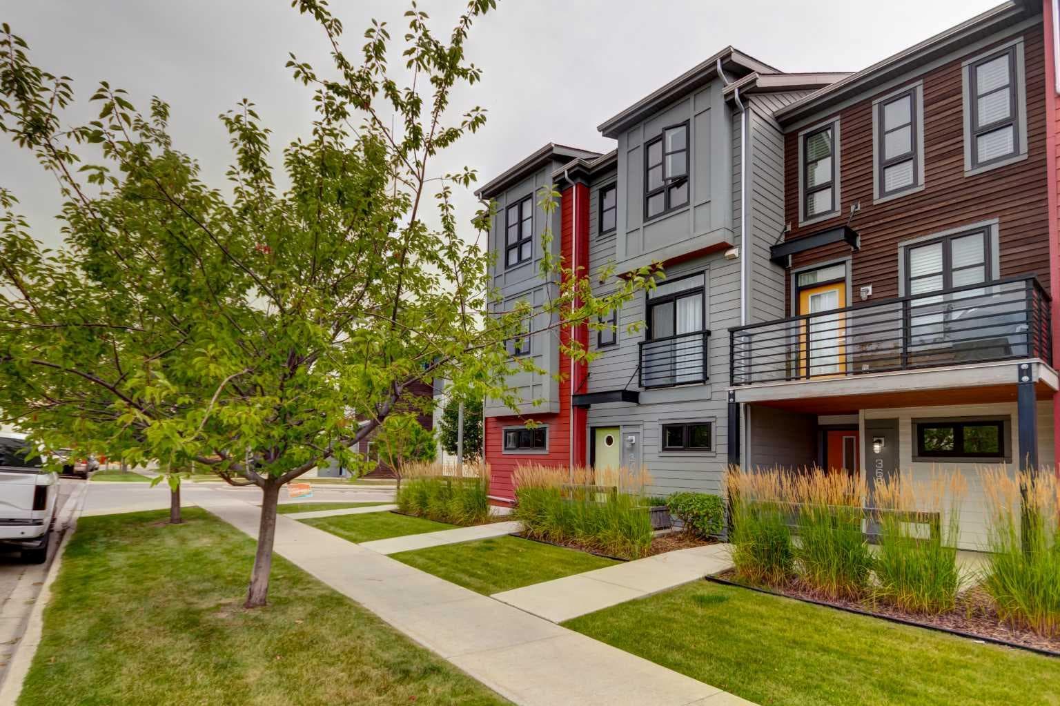 372 Walden Parade SE