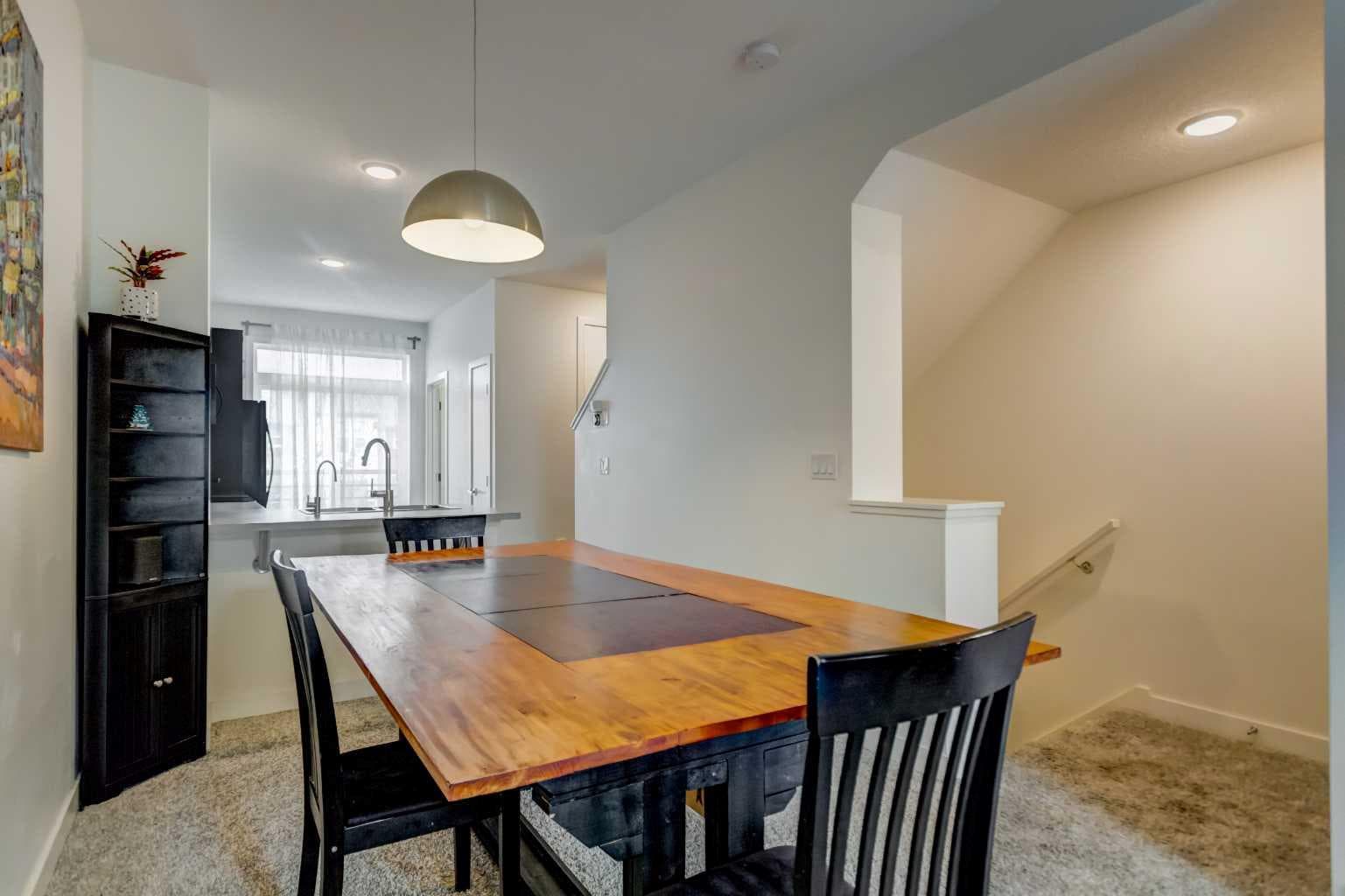 372 Walden Parade SE