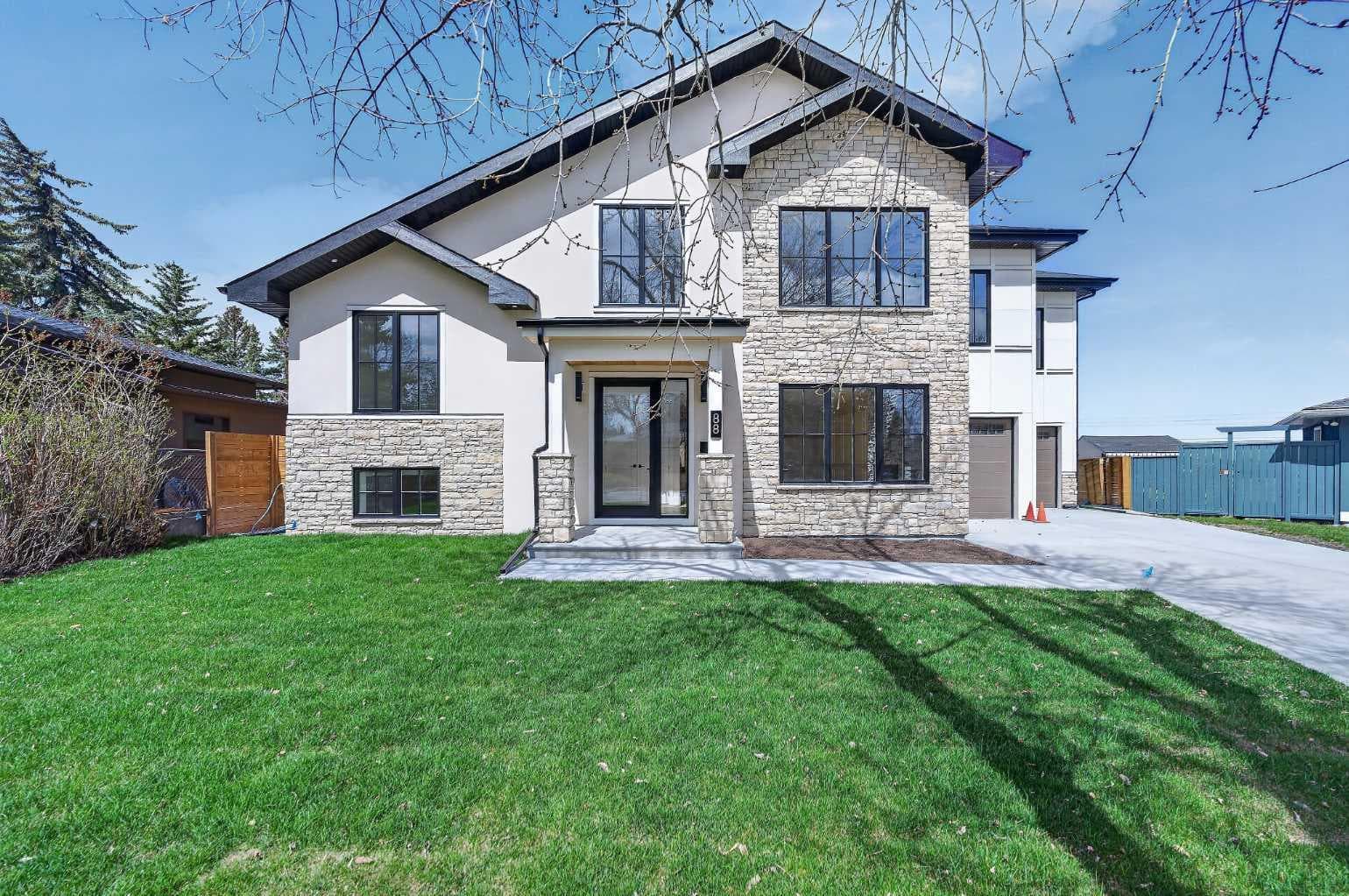 88 Woodlark Drive SW